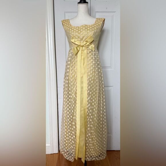 1950s/60s Baby Doll Empire Waist Yellow Polka Dot Dress - Picture 4 of 15